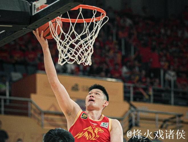 胡金秋30分钟高效砍下24分3篮板1盖帽